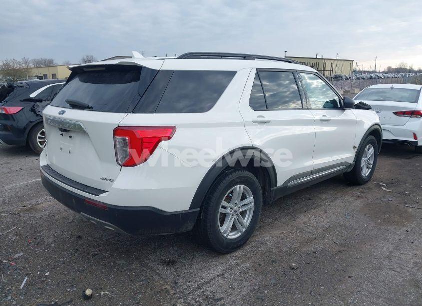 Photo 4 of 2021 Ford Explorer XLT (VIN 1FMSK8DH1MGC43584)