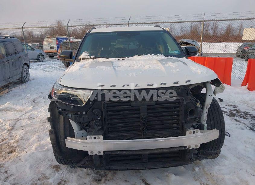 Photo 13 of 2022 Ford Explorer XLT (VIN 1FMSK8DH1NGA37571)