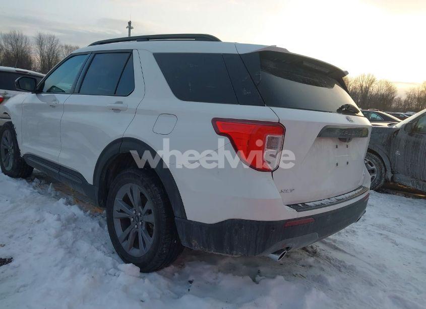 Photo 3 of 2022 Ford Explorer XLT (VIN 1FMSK8DH1NGA37571)