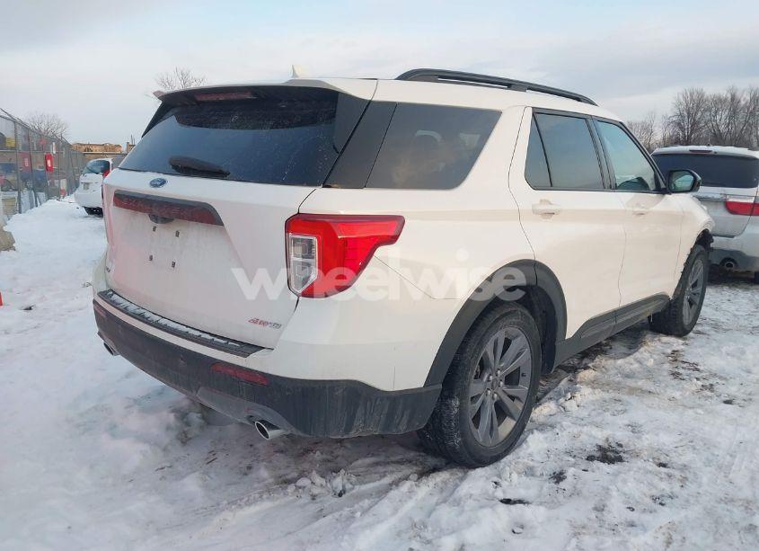 Photo 4 of 2022 Ford Explorer XLT (VIN 1FMSK8DH1NGA37571)