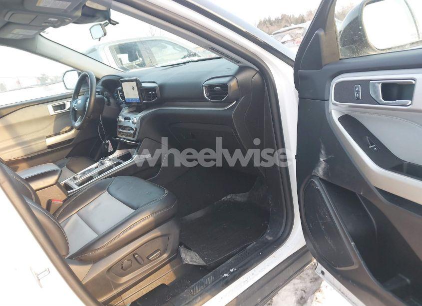 Photo 5 of 2022 Ford Explorer XLT (VIN 1FMSK8DH1NGA37571)