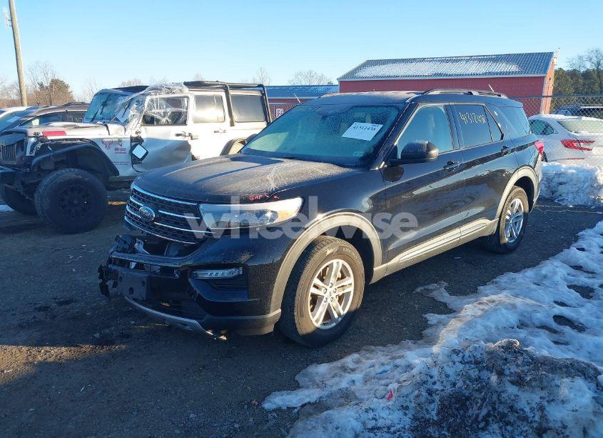 Photo 2 of 2022 Ford Explorer XLT (VIN 1FMSK8DH1NGB24337)