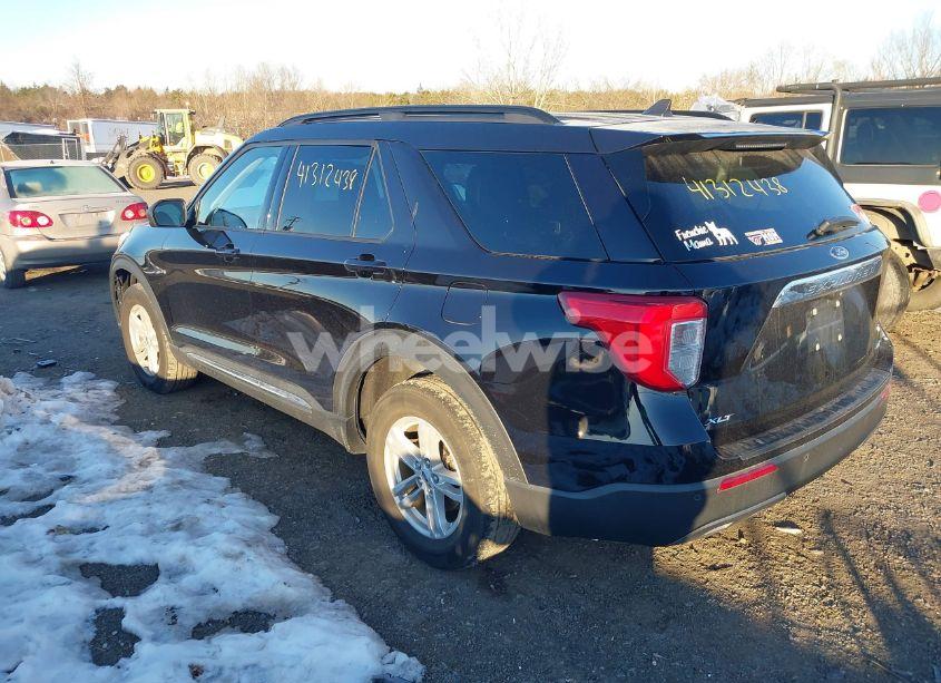 Photo 3 of 2022 Ford Explorer XLT (VIN 1FMSK8DH1NGB24337)