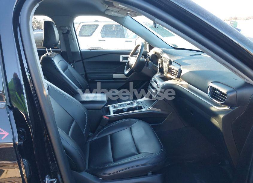 Photo 5 of 2022 Ford Explorer XLT (VIN 1FMSK8DH1NGB24337)