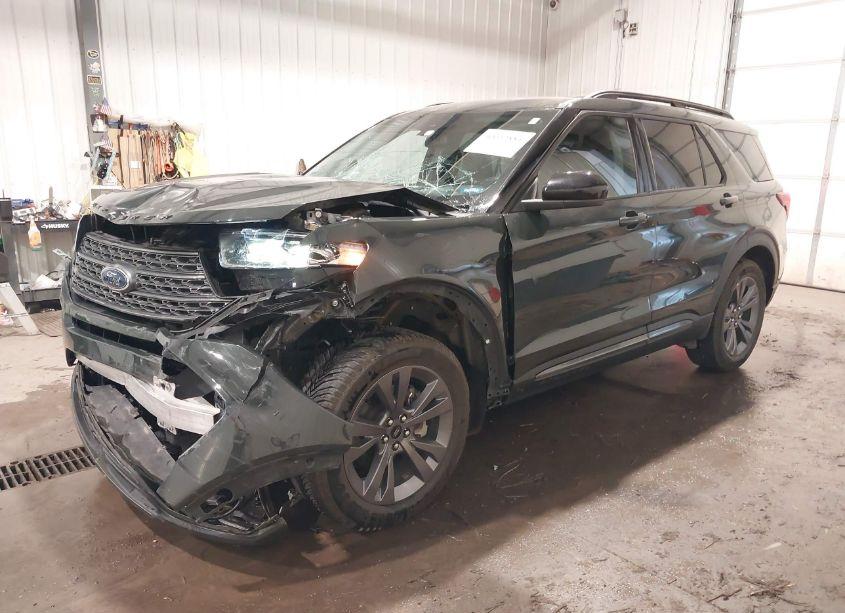 Photo 2 of 2022 Ford Explorer XLT (VIN 1FMSK8DH1NGB73604)
