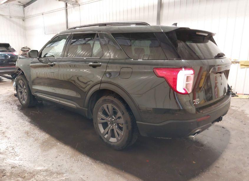 Photo 3 of 2022 Ford Explorer XLT (VIN 1FMSK8DH1NGB73604)