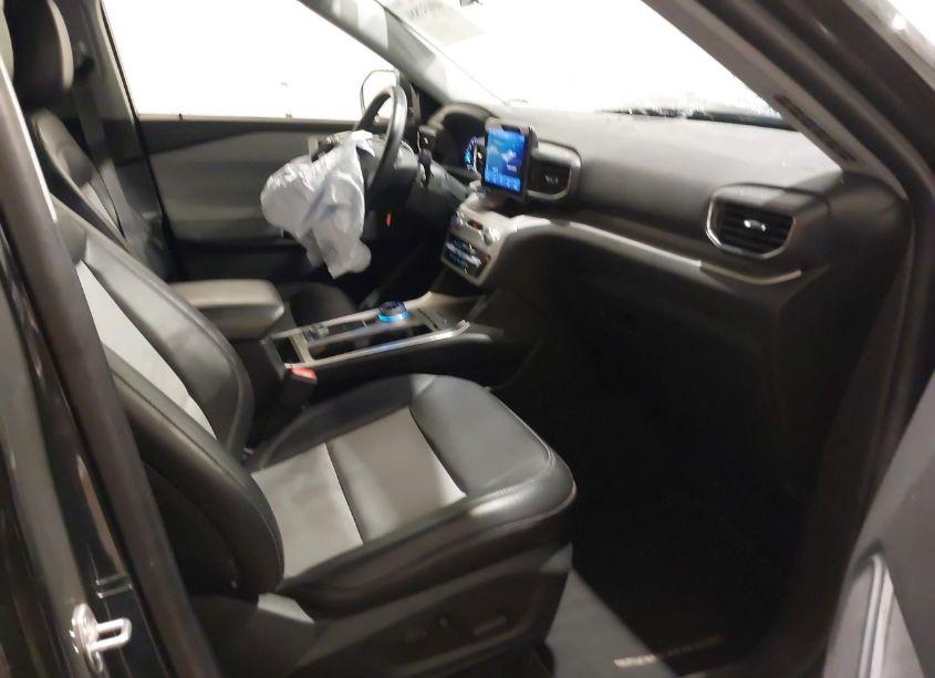 Photo 5 of 2022 Ford Explorer XLT (VIN 1FMSK8DH1NGB73604)