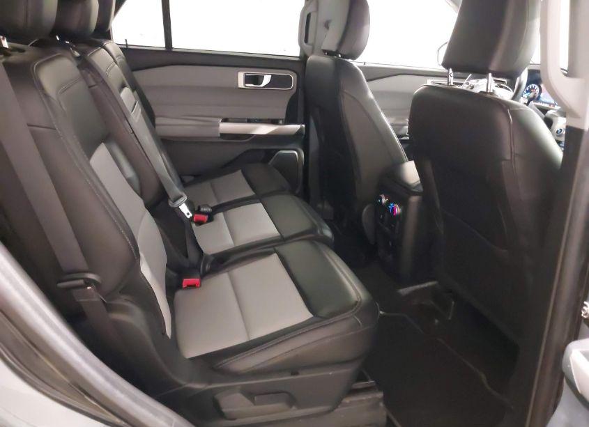 Photo 8 of 2022 Ford Explorer XLT (VIN 1FMSK8DH1NGB73604)