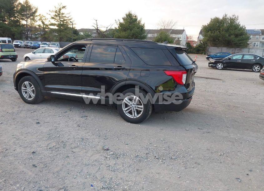 Photo 3 of 2022 Ford Explorer XLT (VIN 1FMSK8DH1NGC38063)