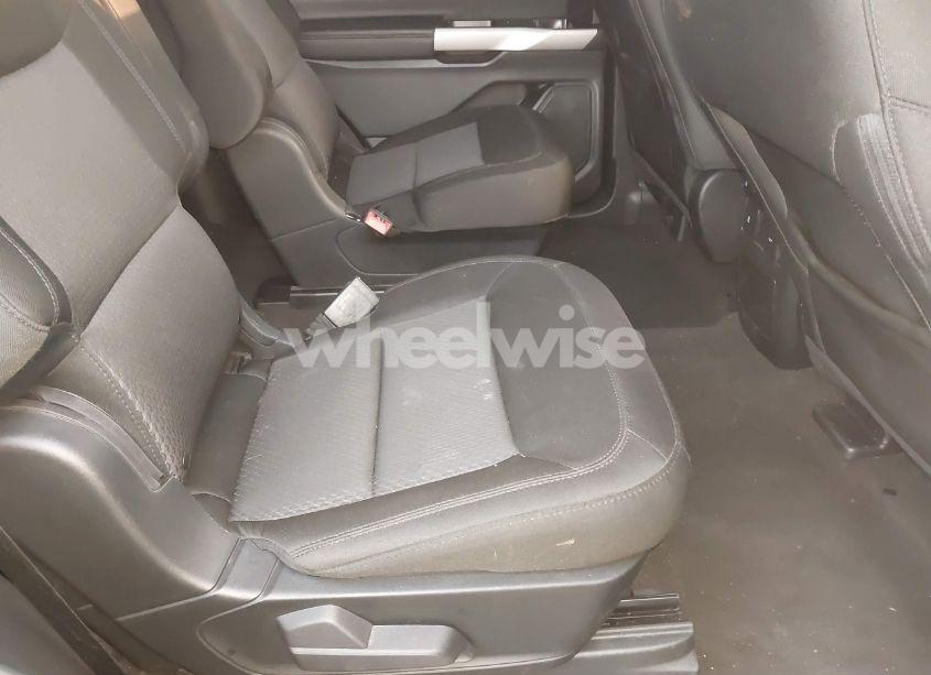 Photo 8 of 2022 Ford Explorer XLT (VIN 1FMSK8DH1NGC38063)