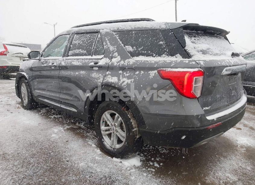 Photo 3 of 2022 Ford Explorer XLT (VIN 1FMSK8DH1NGC49029)