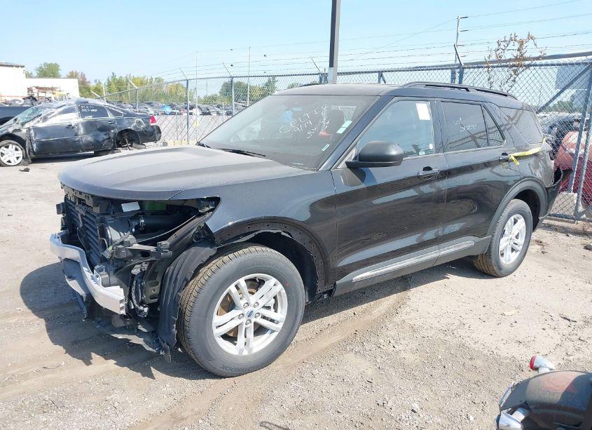 Photo 2 of 2023 Ford Explorer XLT (VIN 1FMSK8DH1PGA84974)