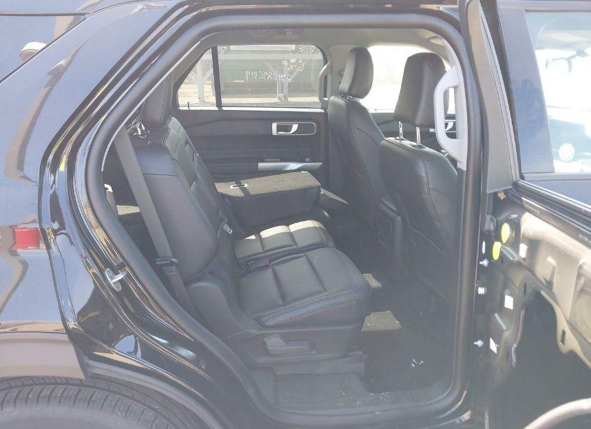 Photo 8 of 2023 Ford Explorer XLT (VIN 1FMSK8DH1PGA84974)