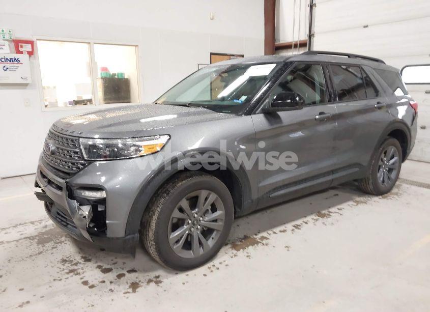 Photo 2 of 2023 Ford Explorer XLT (VIN 1FMSK8DH1PGB77767)