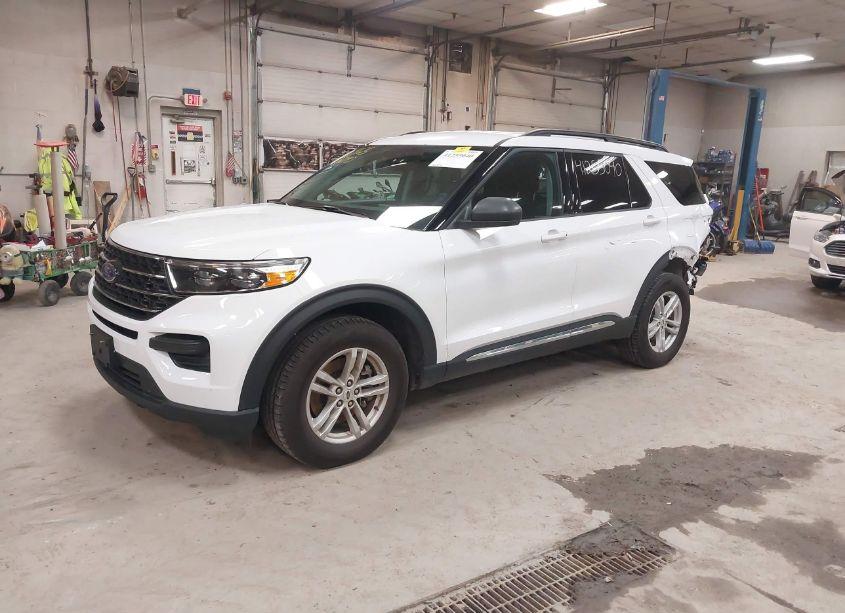 Photo 2 of 2023 Ford Explorer XLT (VIN 1FMSK8DH1PGC02781)