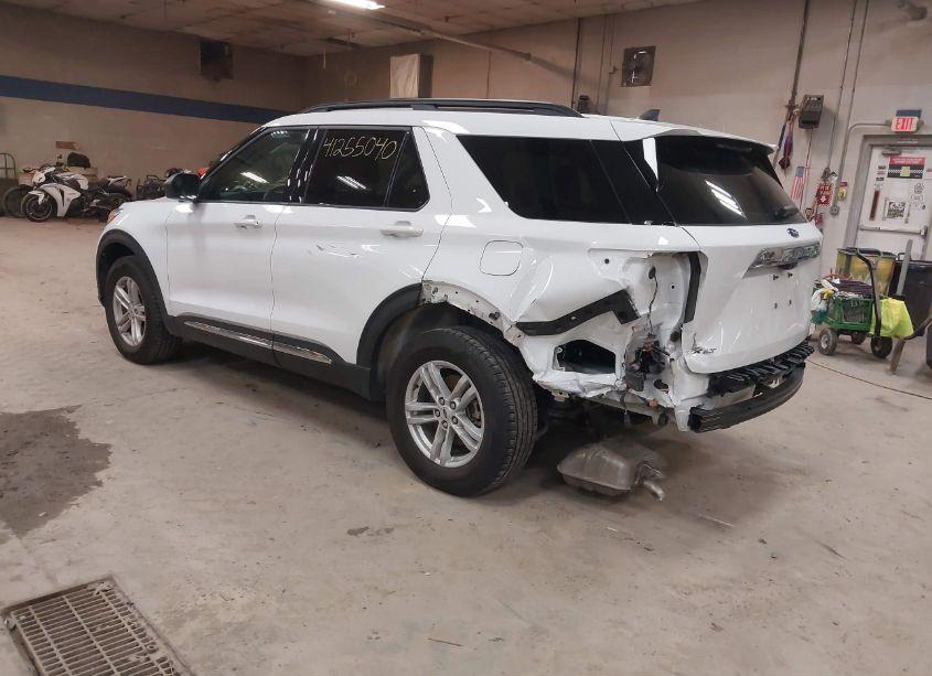 Photo 3 of 2023 Ford Explorer XLT (VIN 1FMSK8DH1PGC02781)