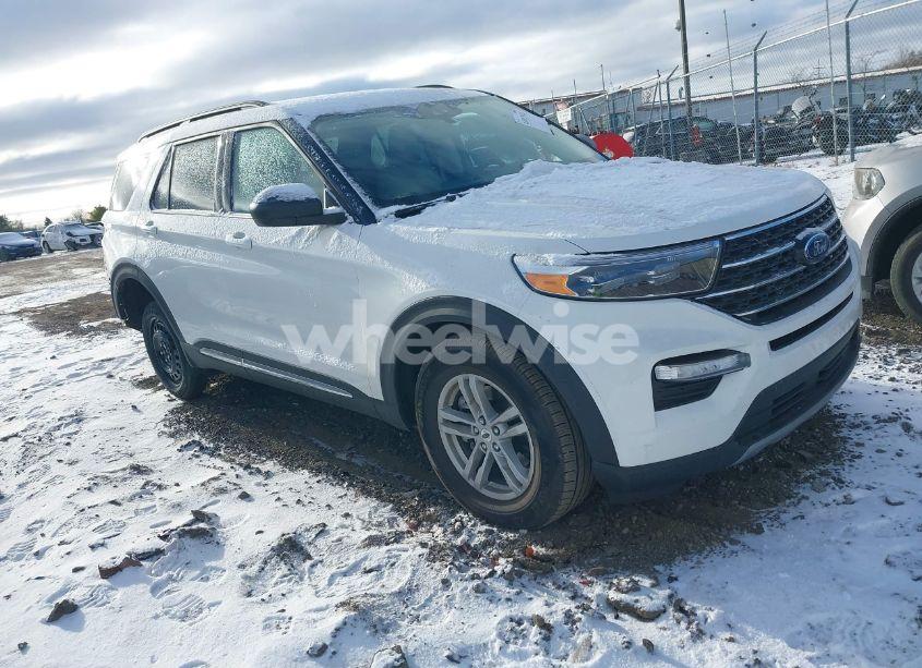 2024 Ford Explorer XLT (VIN 1FMSK8DH1RGA34725) main photo