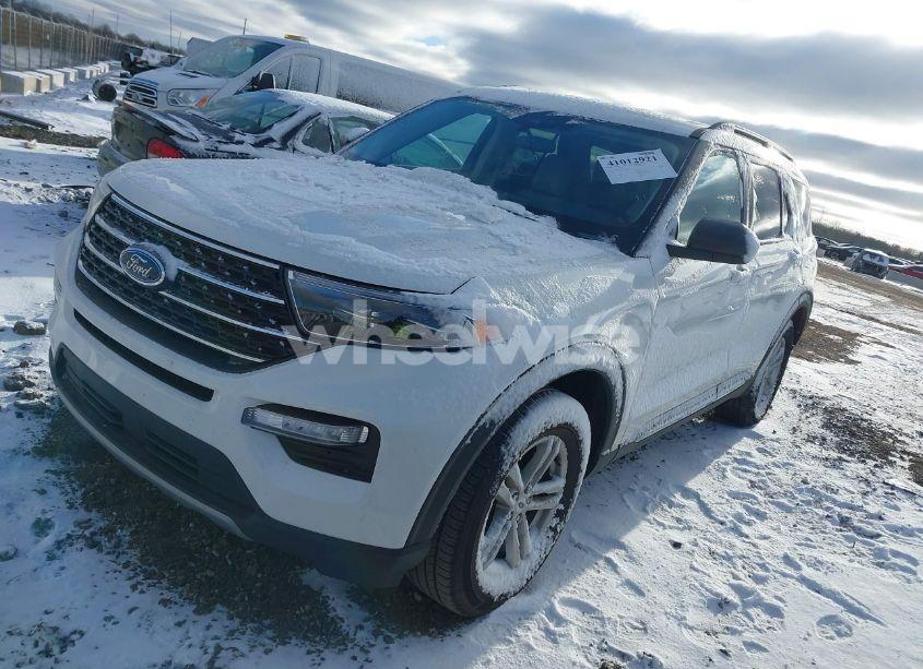 Photo 2 of 2024 Ford Explorer XLT (VIN 1FMSK8DH1RGA34725)
