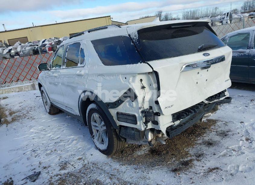 Photo 3 of 2024 Ford Explorer XLT (VIN 1FMSK8DH1RGA34725)
