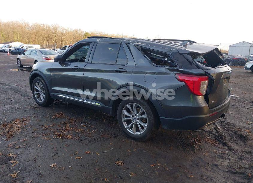 Photo 3 of 2020 Ford Explorer XLT (VIN 1FMSK8DH2LGA11588)