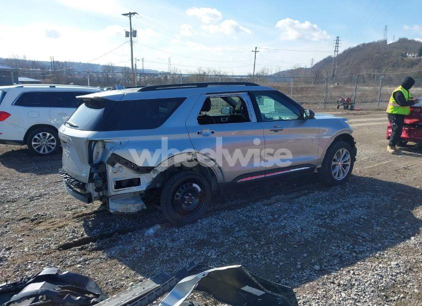 Photo 4 of 2020 Ford Explorer XLT (VIN 1FMSK8DH2LGC23794)