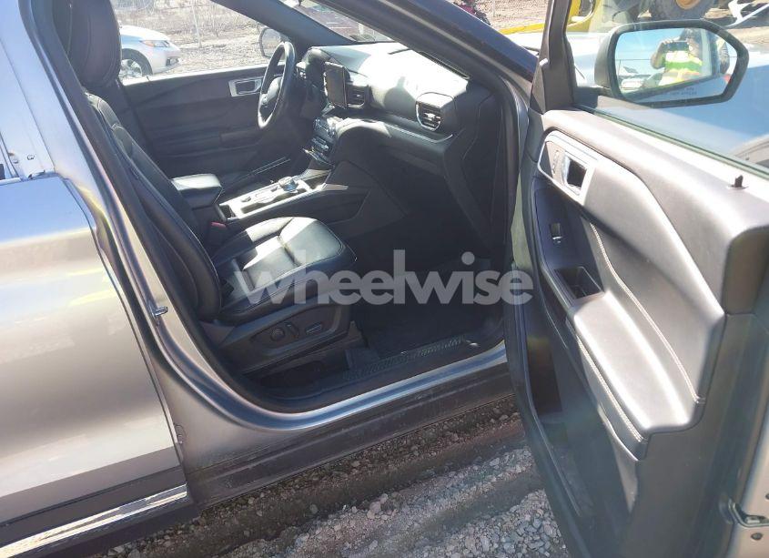 Photo 5 of 2020 Ford Explorer XLT (VIN 1FMSK8DH2LGC23794)