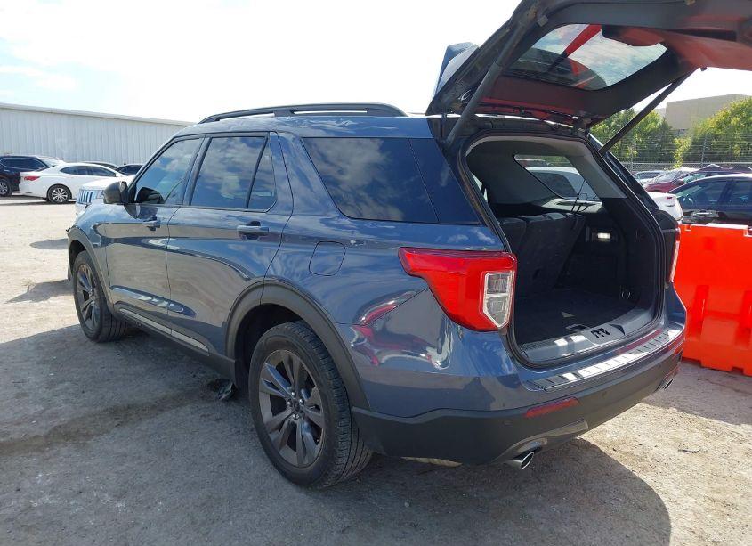 Photo 3 of 2021 Ford Explorer XLT (VIN 1FMSK8DH2MGA33205)