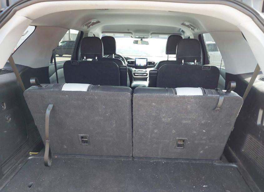 Photo 8 of 2021 Ford Explorer XLT (VIN 1FMSK8DH2MGA33205)