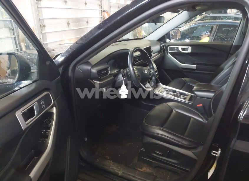 Photo 5 of 2021 Ford Explorer XLT (VIN 1FMSK8DH2MGA45693)