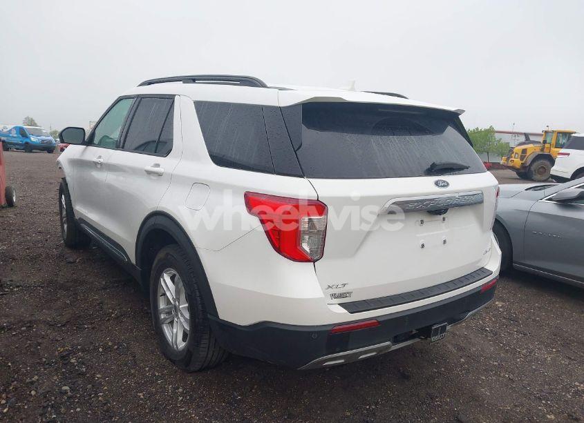 Photo 3 of 2021 Ford Explorer XLT (VIN 1FMSK8DH2MGA81156)