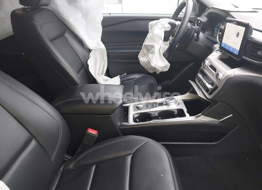 Photo 5 of 2021 Ford Explorer XLT (VIN 1FMSK8DH2MGA81156)