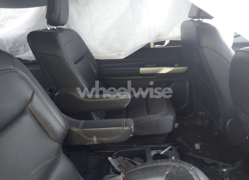 Photo 8 of 2021 Ford Explorer XLT (VIN 1FMSK8DH2MGA81156)