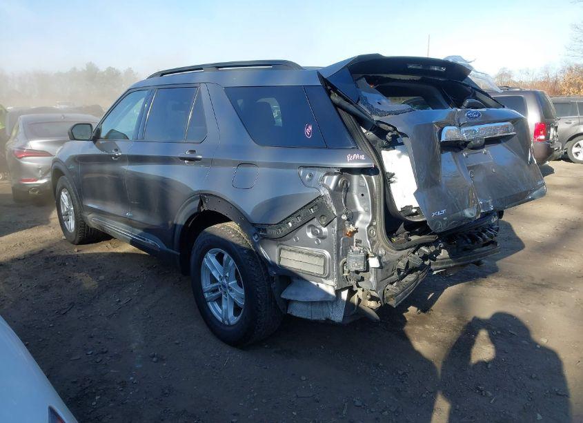 Photo 3 of 2021 Ford Explorer XLT (VIN 1FMSK8DH2MGB90331)