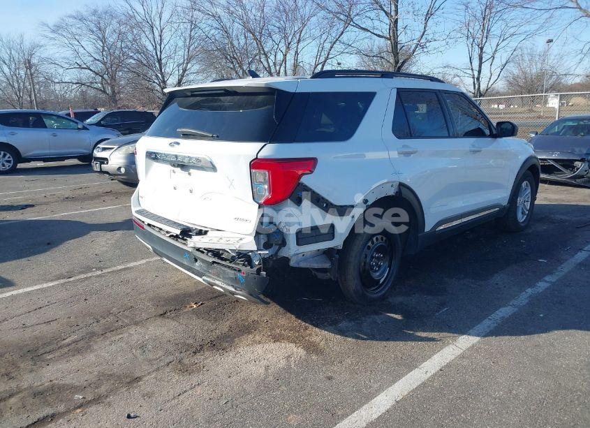 Photo 4 of 2022 Ford Explorer XLT (VIN 1FMSK8DH2NGA52242)