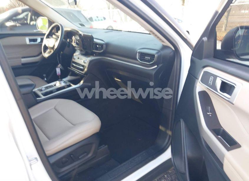 Photo 5 of 2022 Ford Explorer XLT (VIN 1FMSK8DH2NGA52242)