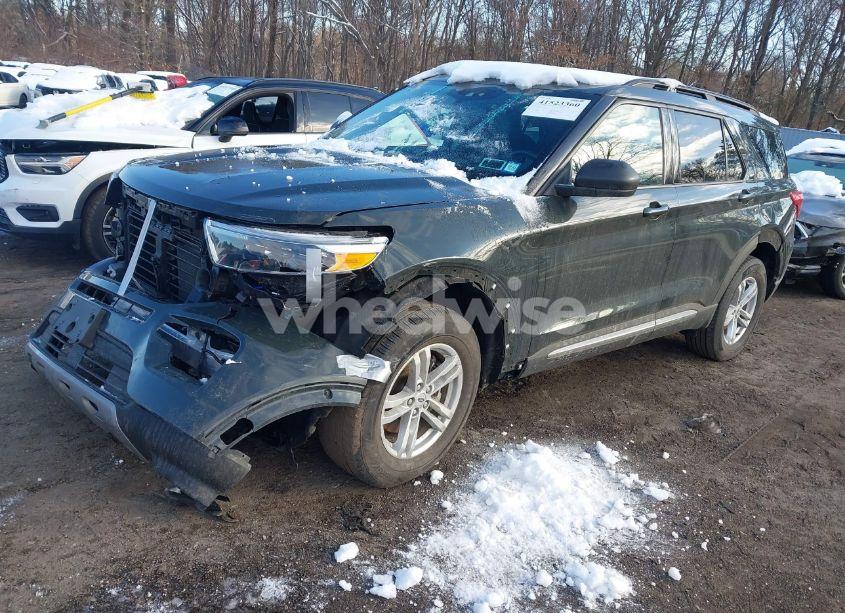 Photo 2 of 2022 Ford Explorer XLT (VIN 1FMSK8DH2NGB28400)