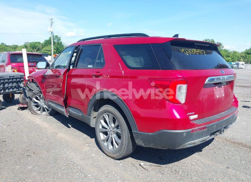 Photo 3 of 2022 Ford Explorer XLT (VIN 1FMSK8DH2NGC09901)