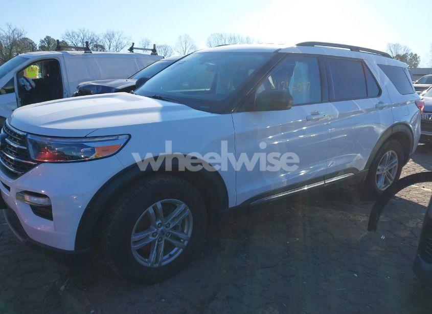 Photo 2 of 2023 Ford Explorer XLT (VIN 1FMSK8DH2PGA69755)