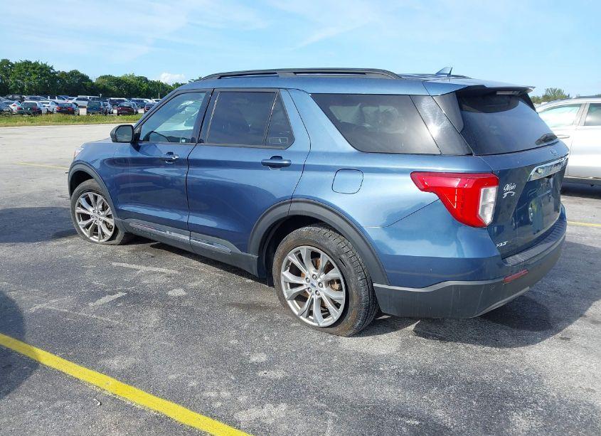 Photo 3 of 2020 Ford Explorer XLT (VIN 1FMSK8DH3LGA15455)