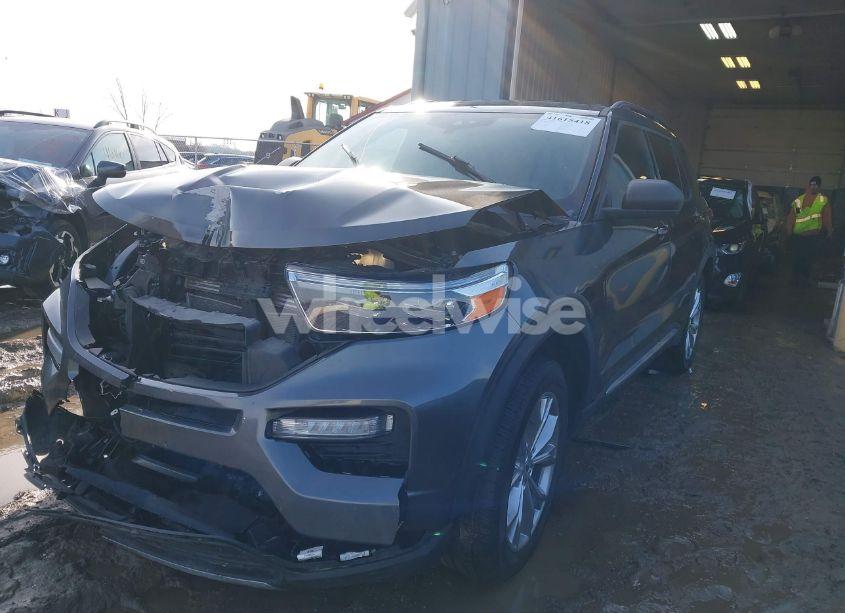 Photo 2 of 2020 Ford Explorer XLT (VIN 1FMSK8DH3LGC08642)