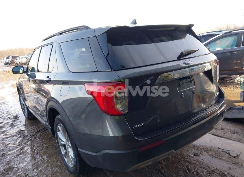 Photo 3 of 2020 Ford Explorer XLT (VIN 1FMSK8DH3LGC08642)