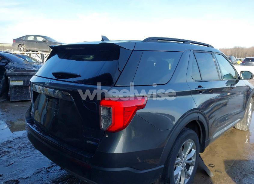 Photo 4 of 2020 Ford Explorer XLT (VIN 1FMSK8DH3LGC08642)