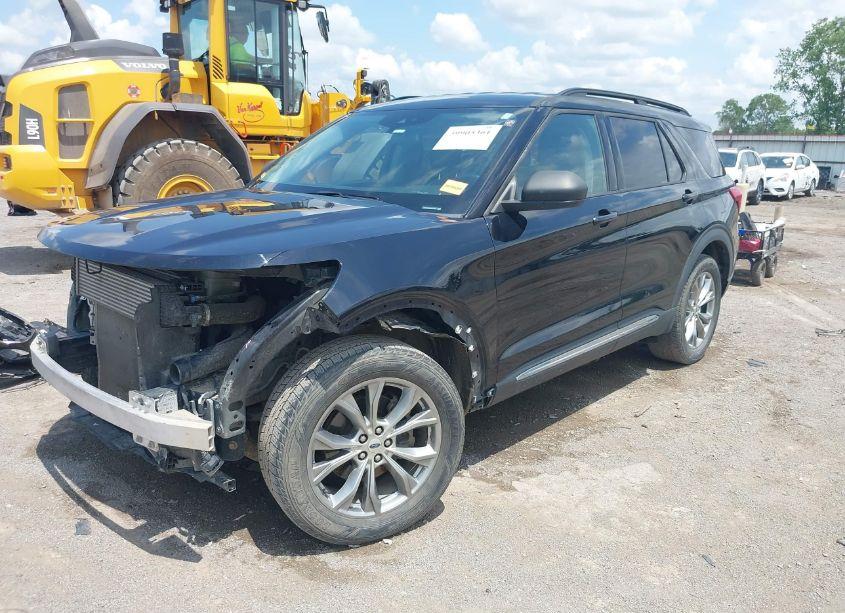 Photo 2 of 2020 Ford Explorer XLT (VIN 1FMSK8DH3LGC44153)