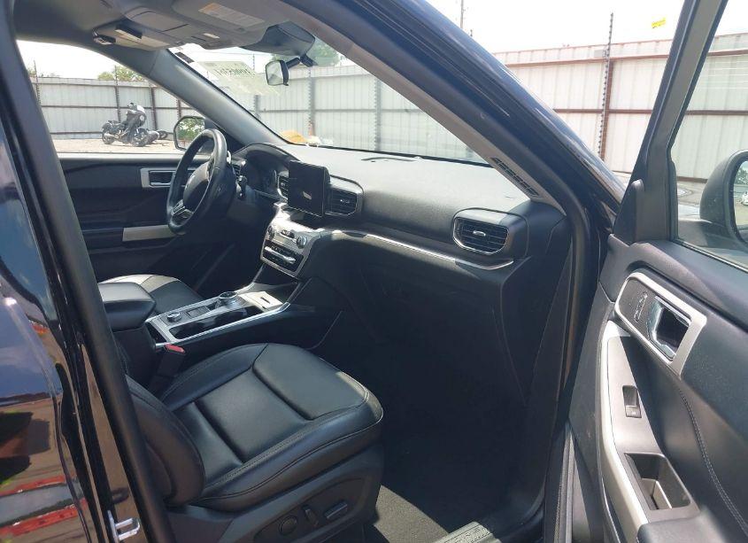 Photo 5 of 2020 Ford Explorer XLT (VIN 1FMSK8DH3LGC44153)
