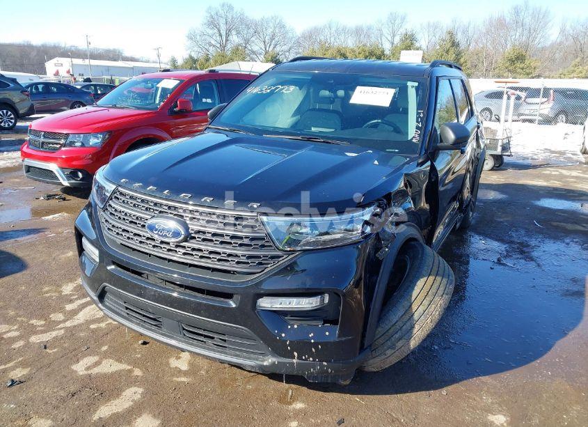 Photo 2 of 2021 Ford Explorer XLT (VIN 1FMSK8DH3MGA03758)