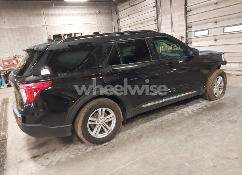 Photo 4 of 2021 Ford Explorer XLT (VIN 1FMSK8DH3MGA51843)
