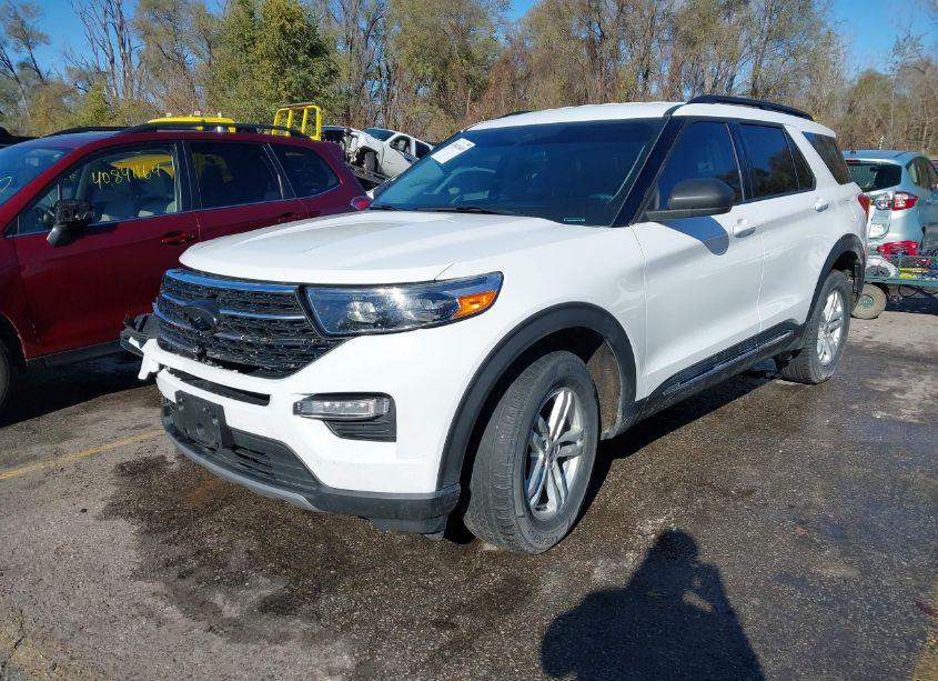 Photo 2 of 2021 Ford Explorer XLT (VIN 1FMSK8DH3MGC41108)