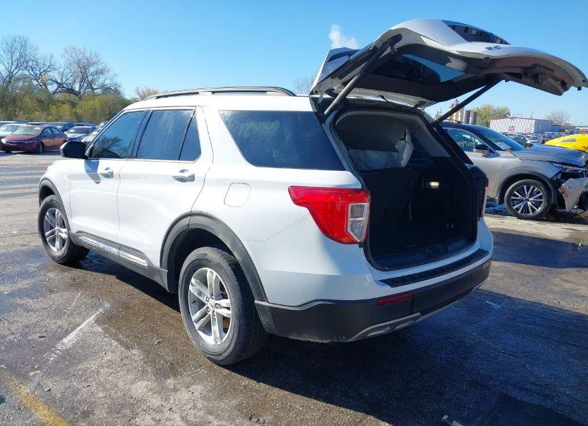 Photo 3 of 2021 Ford Explorer XLT (VIN 1FMSK8DH3MGC41108)