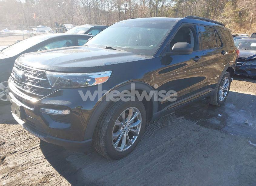 Photo 2 of 2022 Ford Explorer XLT (VIN 1FMSK8DH3NGA19184)