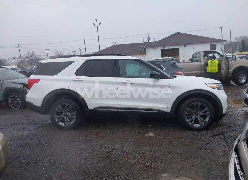 Photo 13 of 2022 Ford Explorer XLT (VIN 1FMSK8DH3NGA23462)